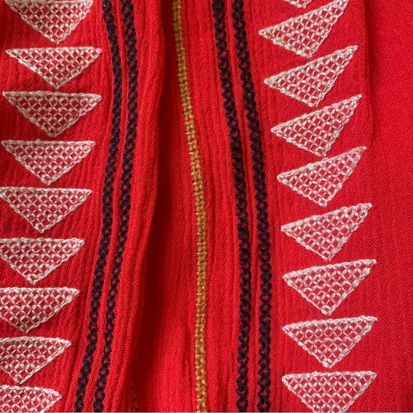 Kendall & Kylie red bell sleeve embroidered cropped top size medium - Picture 7 of 7